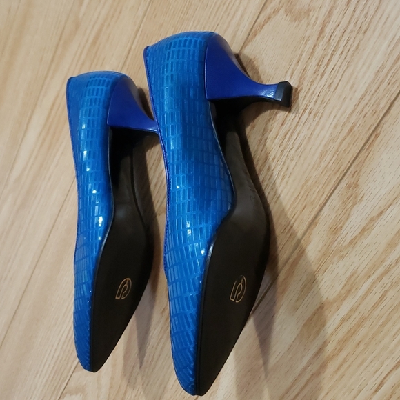 CHARLES JOURDAN HEELS 👠 SIZE 4 - Picture 6 of 12